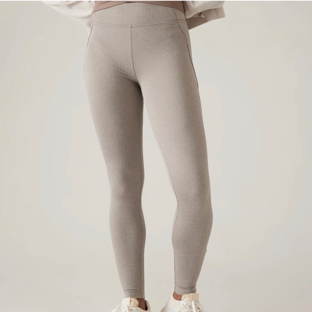 Gently used Delancey Skyline Herringbone Tight Leggings.   Buff Gray.